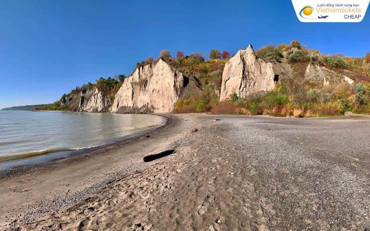 Scarborough Bluffs vách đá hùng vĩ bên Hồ Ontario