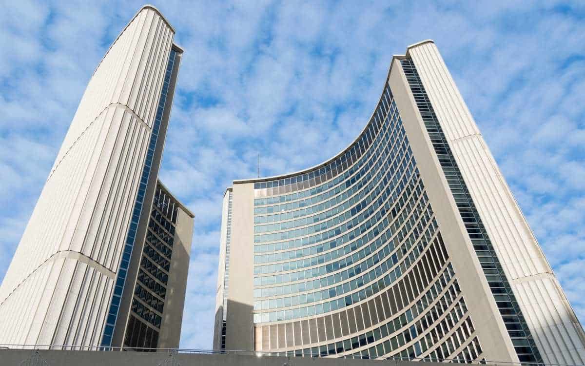 Trải nghiệm đặc biệt khi tham quan Toronto City Hall và trung tâm thành phố