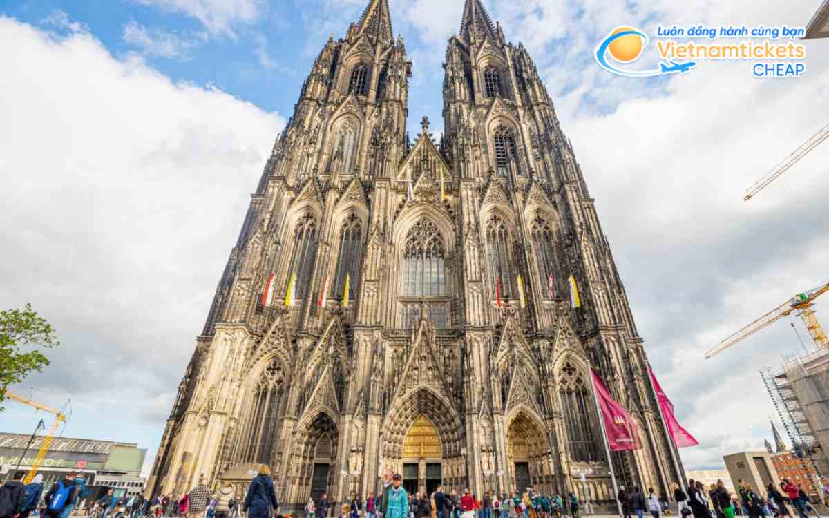 Nhà thờ Cologne là điểm đến Cologne hàng đầu 