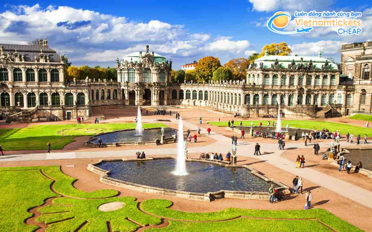 Gh&eacute; thăm cung điện Zwinger