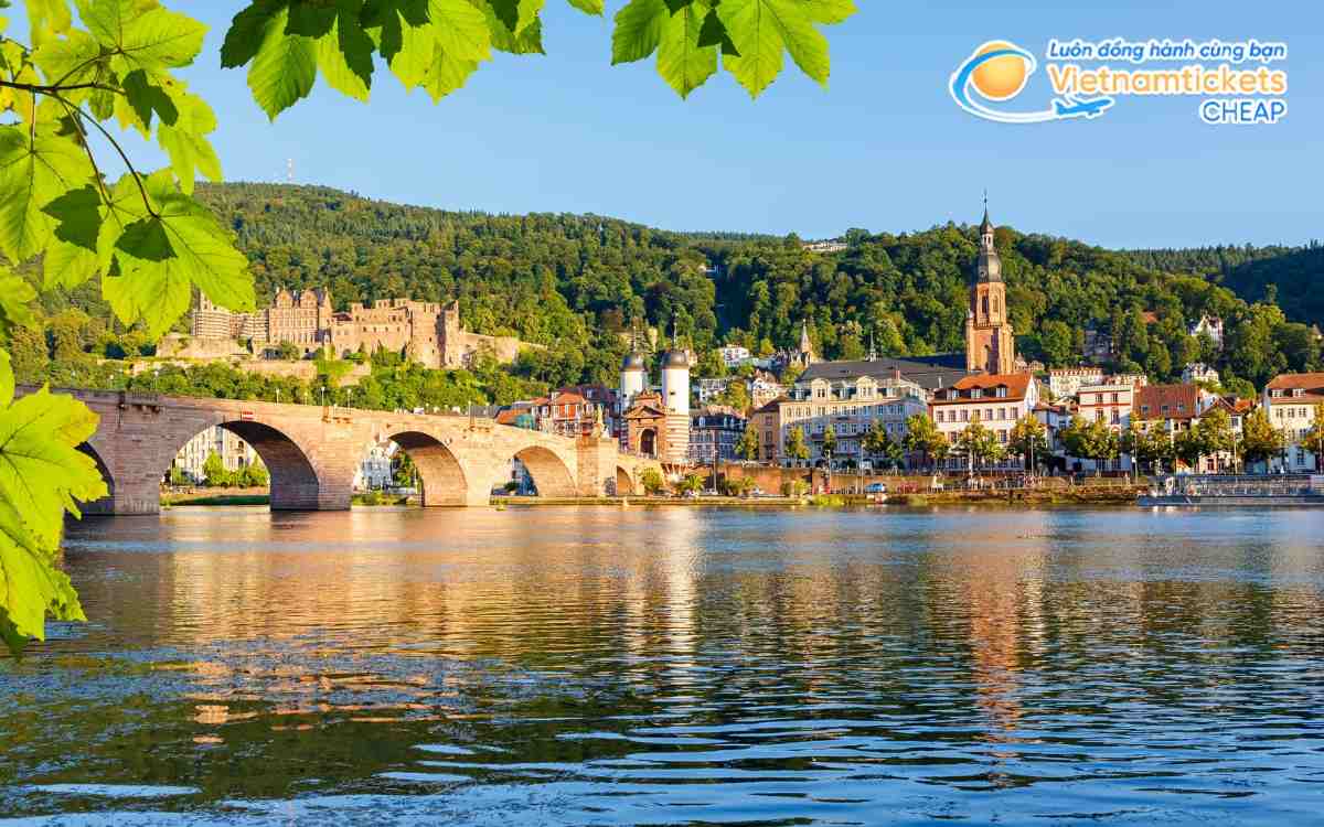 Đại học Heidelberg l&agrave; ng&ocirc;i trường l&acirc;u đời của Đức