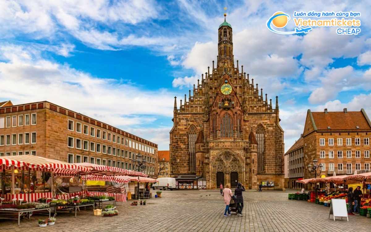 Nh&agrave; thờ Frauenkirche Nuremberg