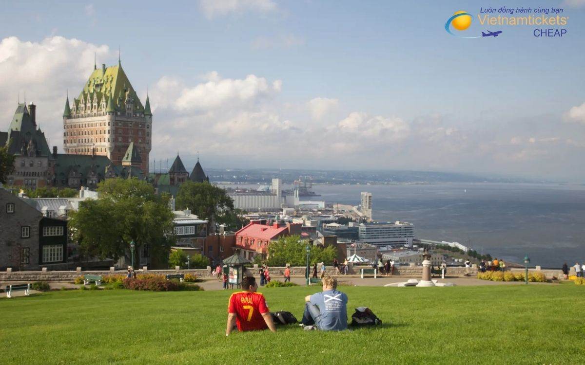 Hướng dẫn đặt vé và chuẩn bị hành trình đến Quebec