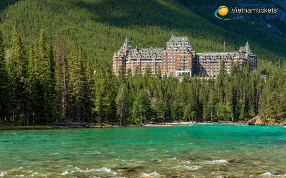 Giá vé máy bay đi Banff như thế nào