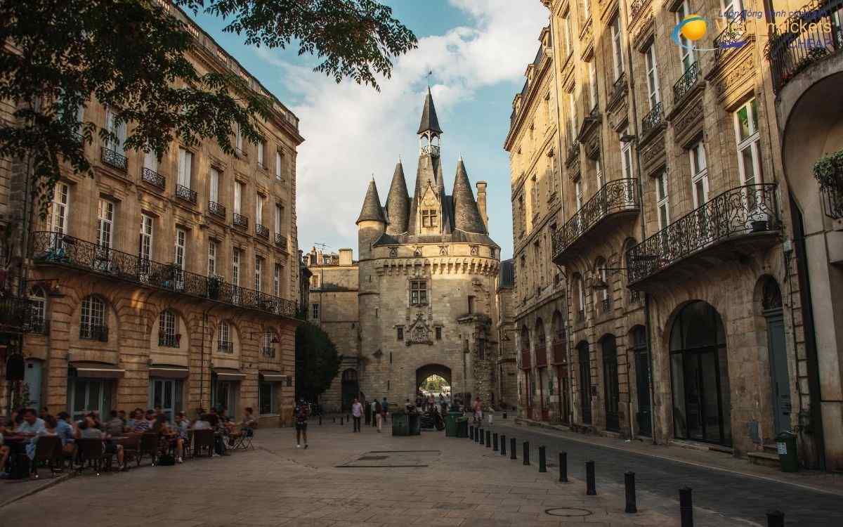 Giá vé máy bay đi bordeaux mới nhất