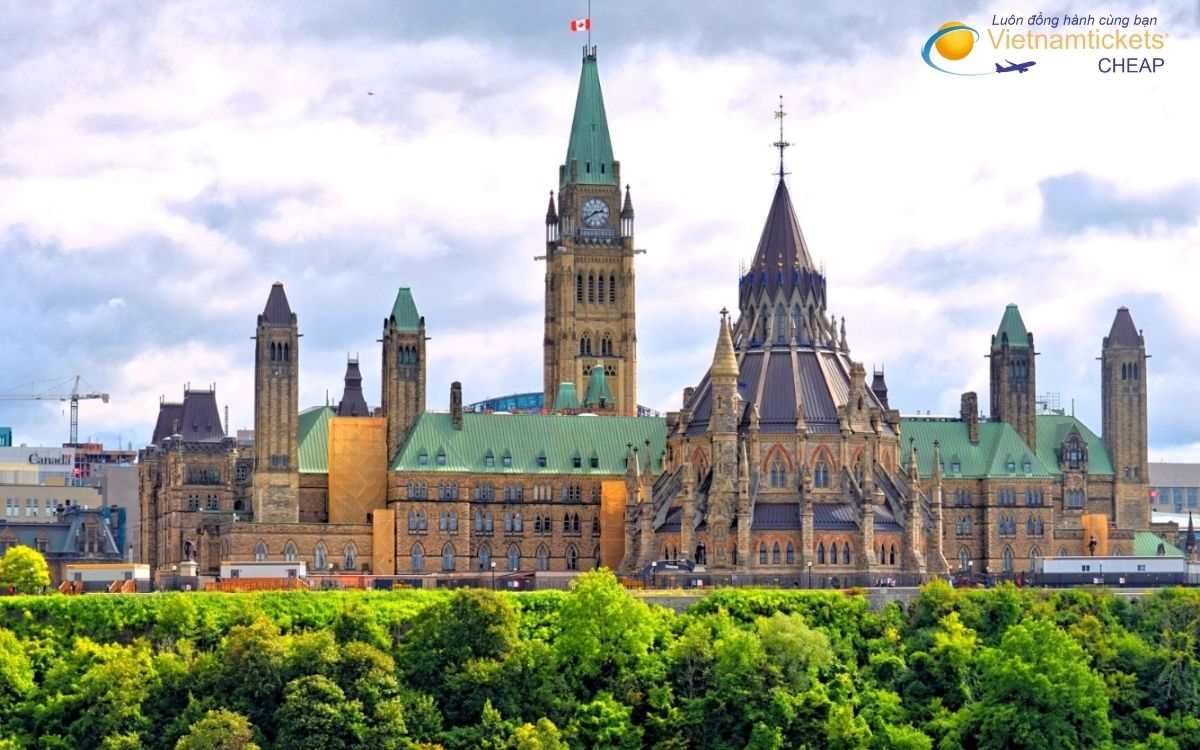 Mẹo săn vé máy bay đi Canada giá rẻ theo tháng