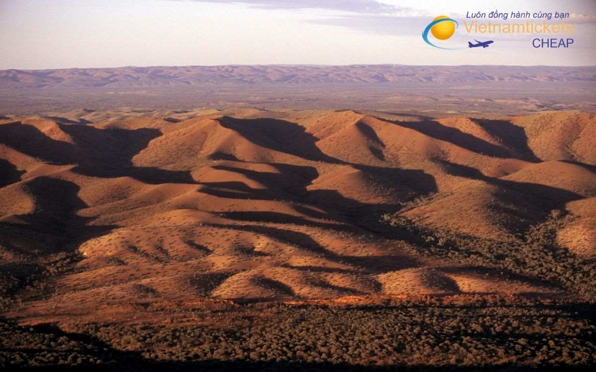 Kinh nghiệm đặt vé máy bay đi East Hants giá rẻ