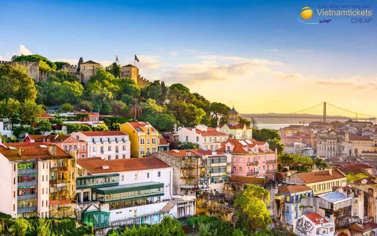 Tổng quan về vé máy bay đi Evora