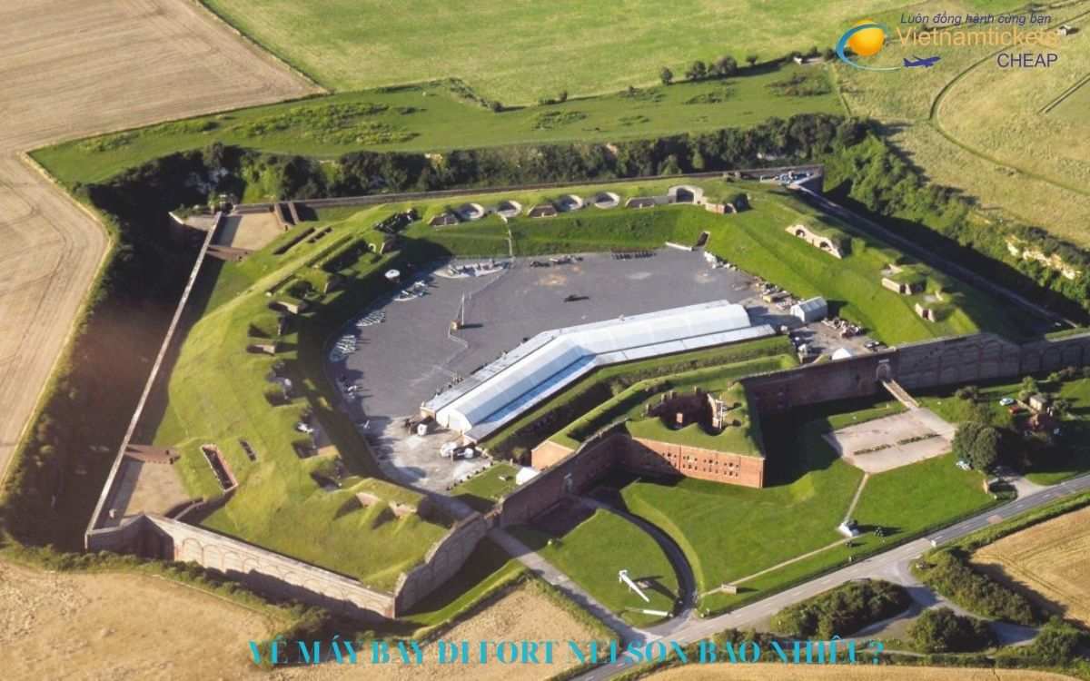 Vé đi Fort Nelson