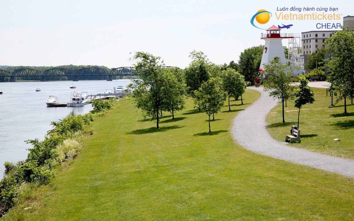 Mẹo săn vé máy bay đi Fredericton giá tốt