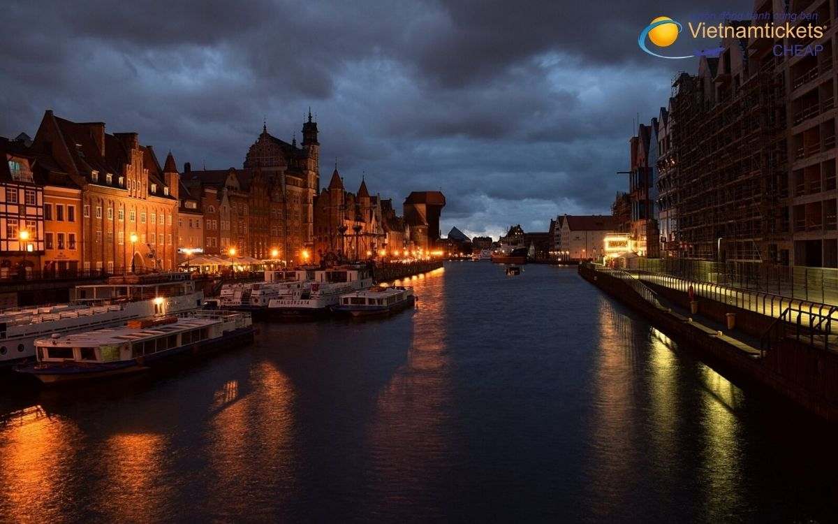 Giá vé máy bay đi Gdansk bao nhiêu tiền