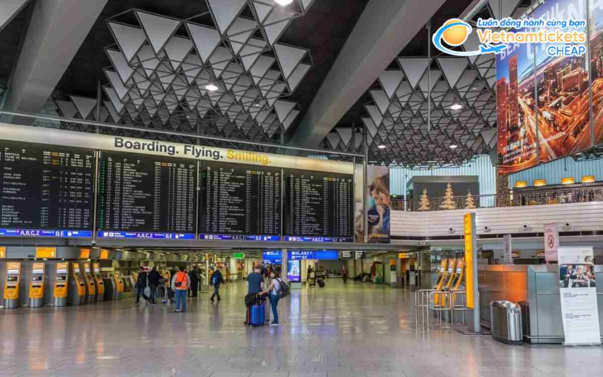 Quá cảnh tại Frankfurt với lịch nối chuyến ổn định