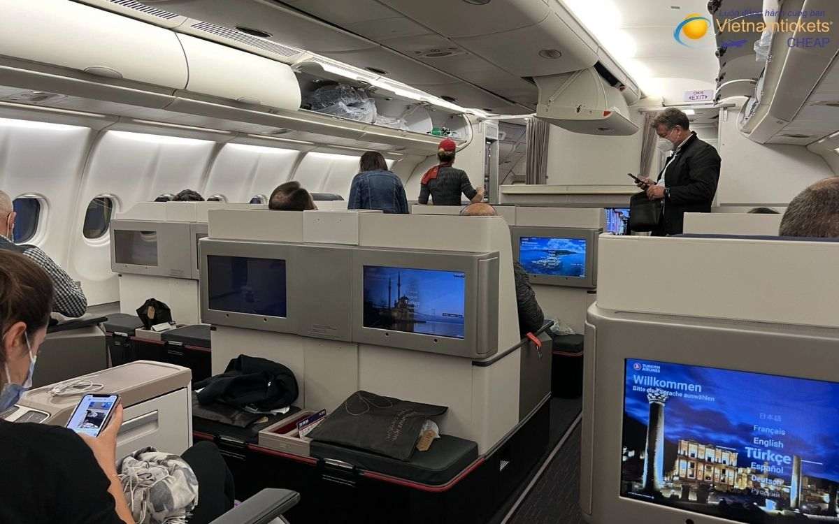 Hãng nào khai thác đường bay tới Katowice