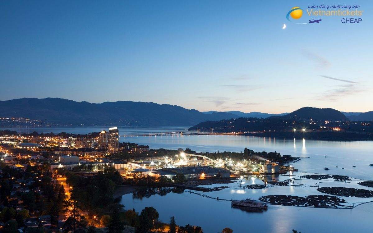 Hành trình bay từ Việt Nam đến Kelowna