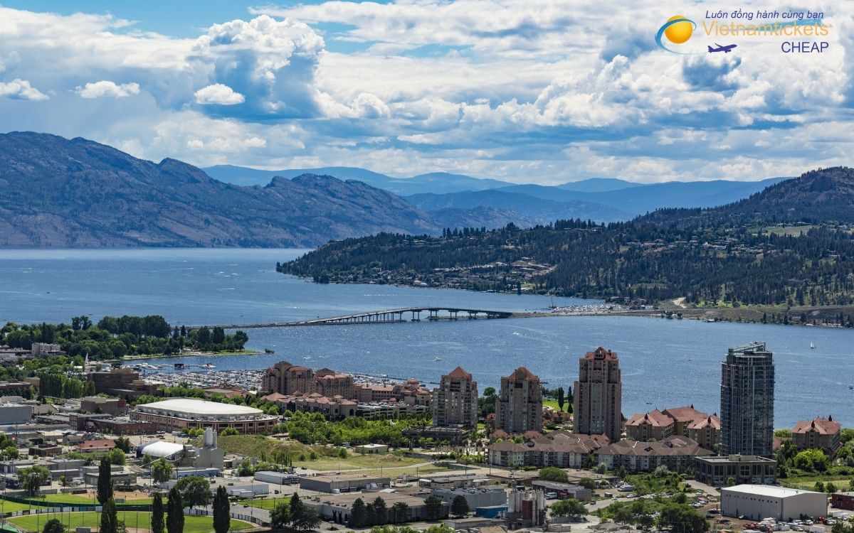 Lưu ý đặt vé đi Kelowna