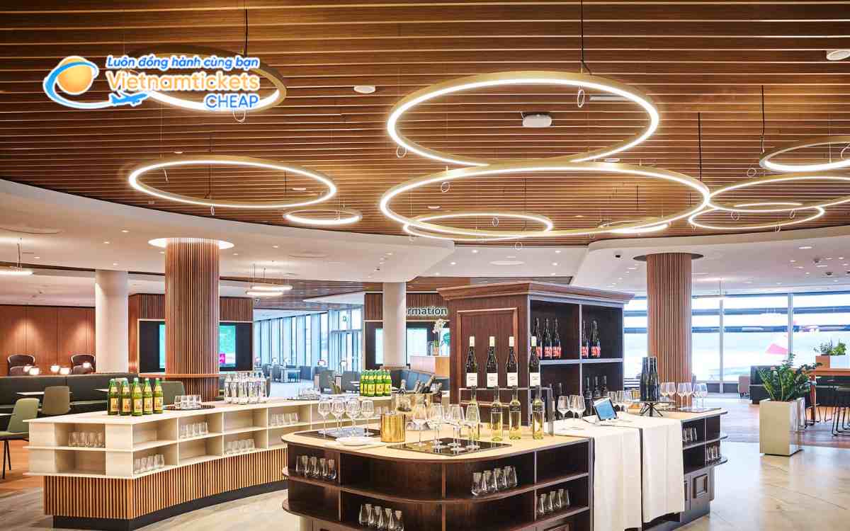 Nối chuyến tại sân bay Vienna - Áo 