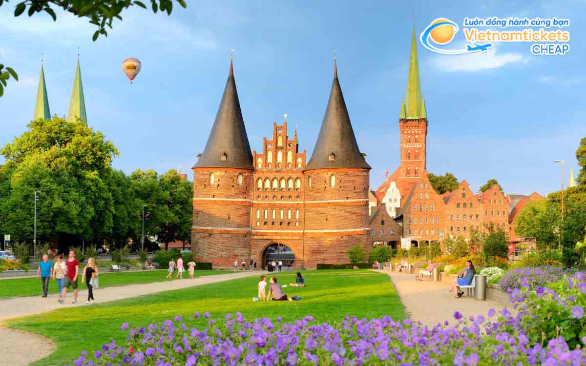Đặt vé máy bay đi Lubeck giá tốt