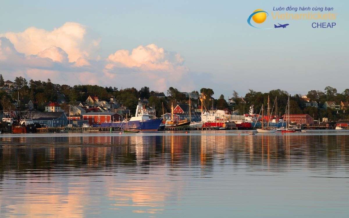 V&eacute; m&aacute;y bay khứ hồi Việt Nam Canada