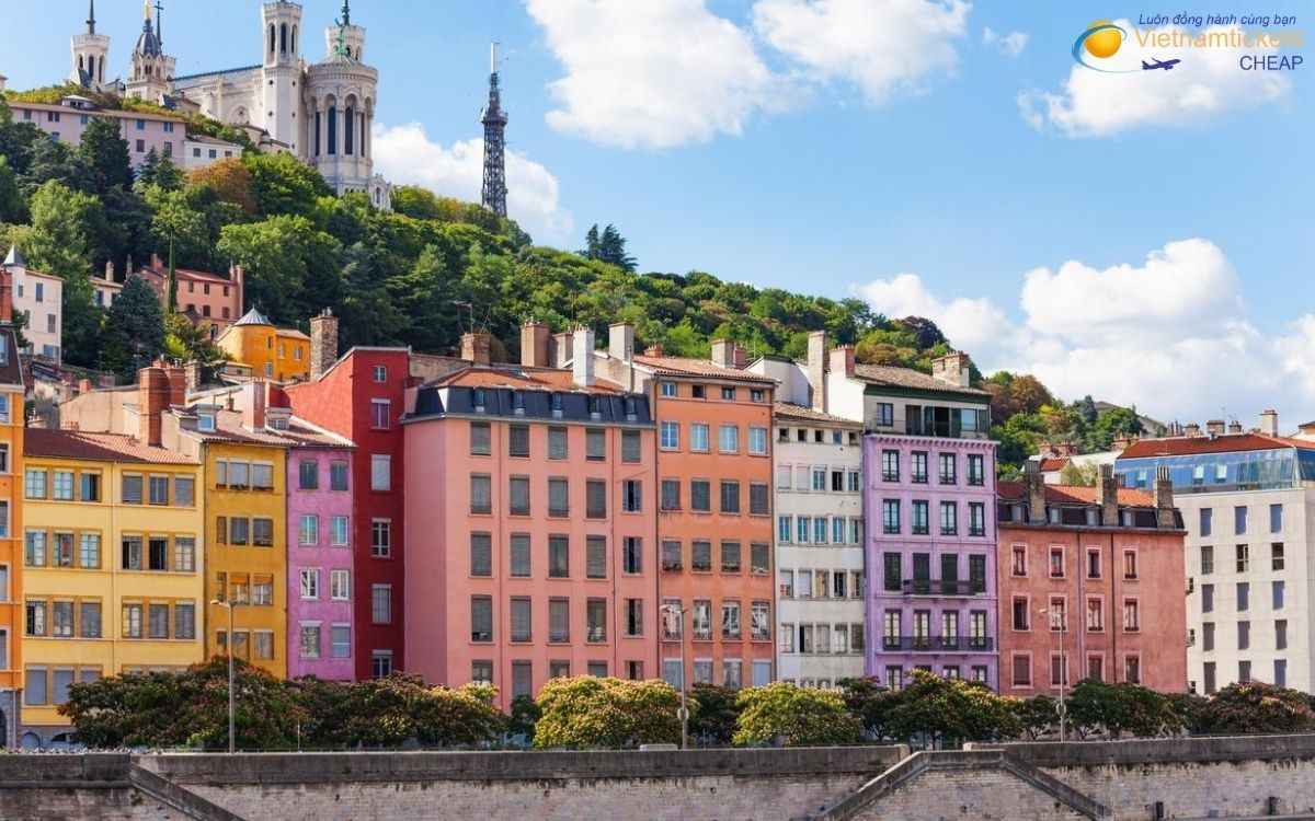 Các chặng bay phổ biến từ Việt Nam đến Lyon