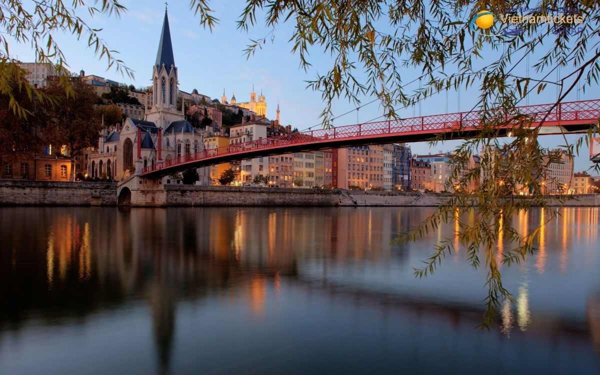 Sân bay quốc tế Lyon-Saint Exupéry và cách di chuyển về trung tâm