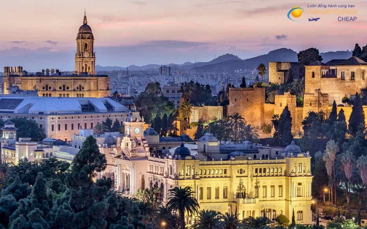 Tại sao chọn vé máy bay đi Malaga