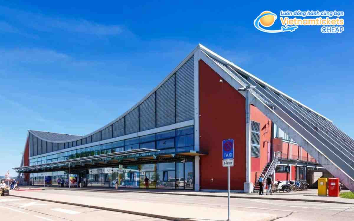 Hạ cánh tại sân bay Memmingen