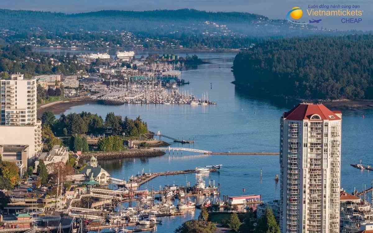 Sân bay gần Nanaimo và phương tiện di chuyển về trung tâm