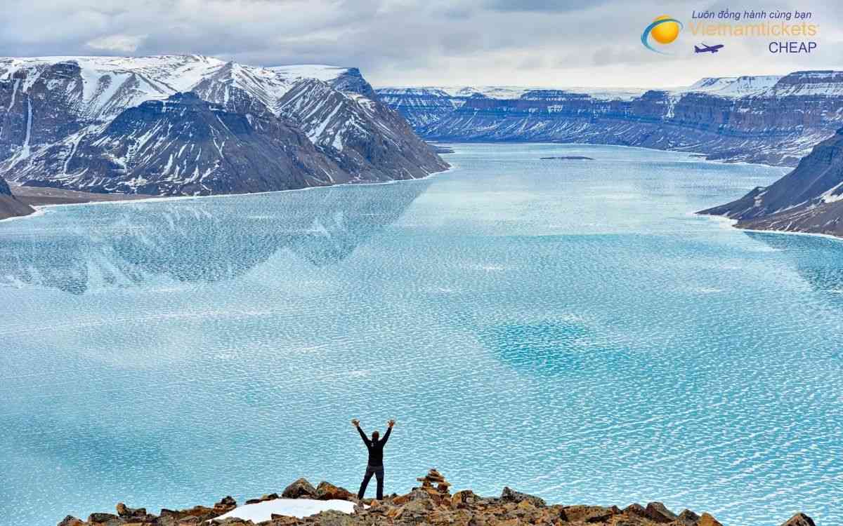 Lịch bay và cách di chuyển về trung tâm Nunavut