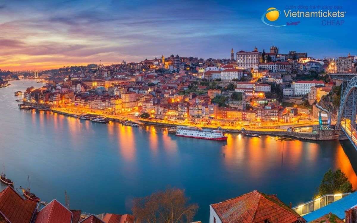 Kinh nghiệm đặt vé bay đi Porto giá rẻ