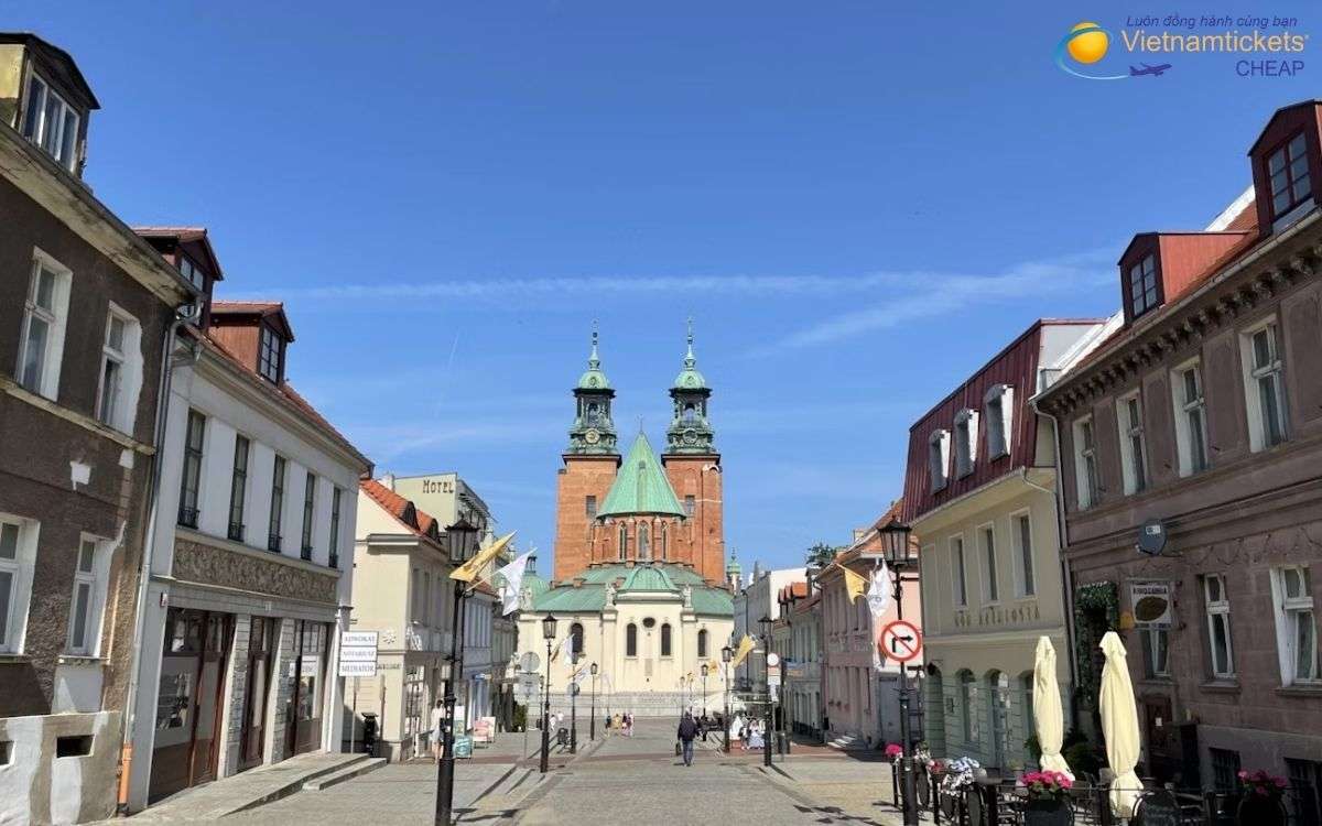 Giá vé máy bay đi Poznań