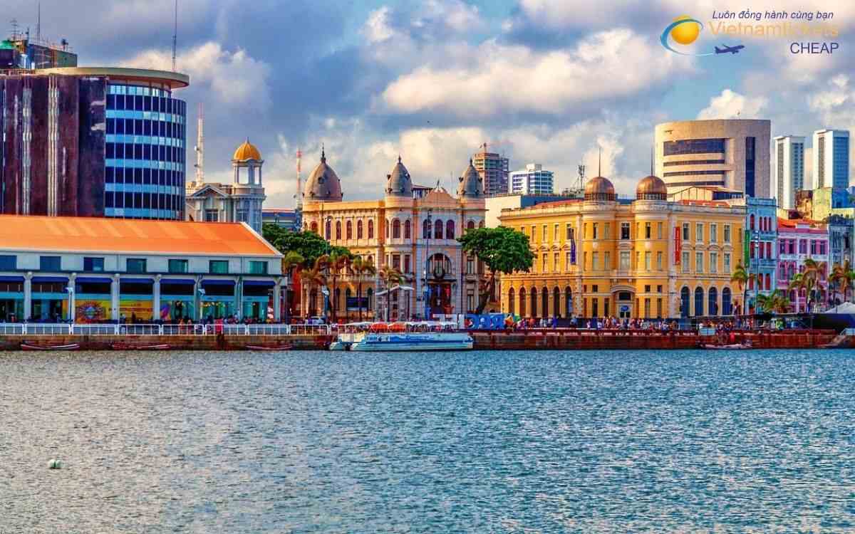 Sân bay hạ cánh và phương tiện di chuyển về trung tâm Recife