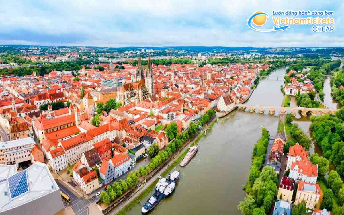 Đặt vé máy bay đi Regensburg giá rẻ