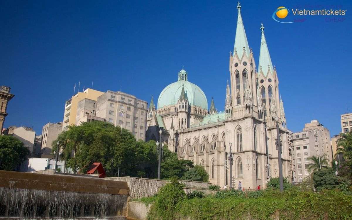 Bay đến Sao Paulo trải nghiệm