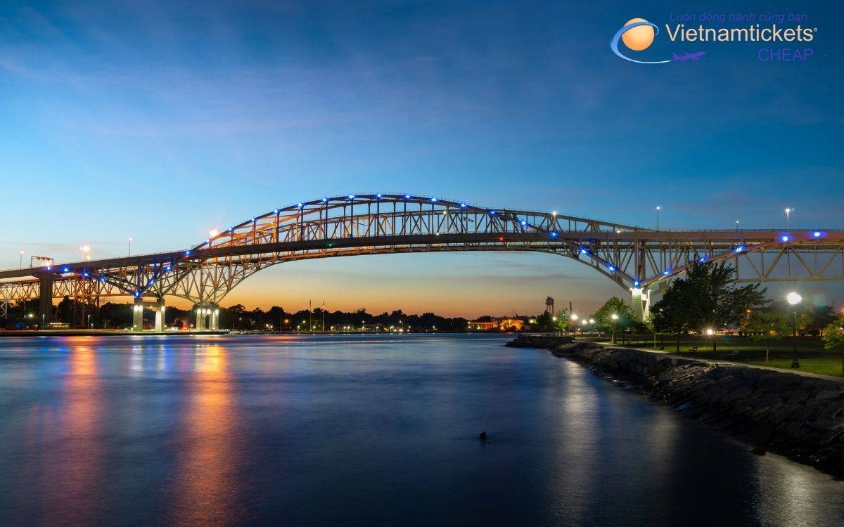 Sân bay gần Sarnia và phương tiện di chuyển về trung tâm