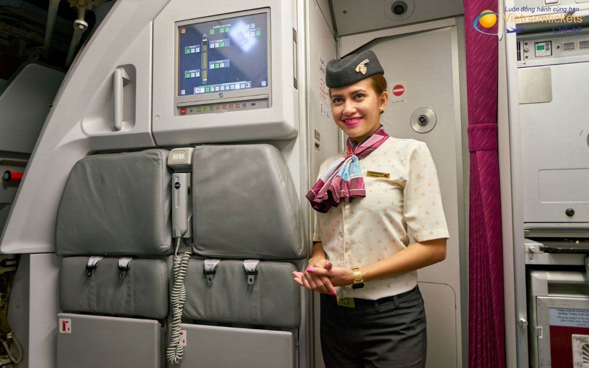 Hãng bay nào khai thác đường bay đi Warsaw