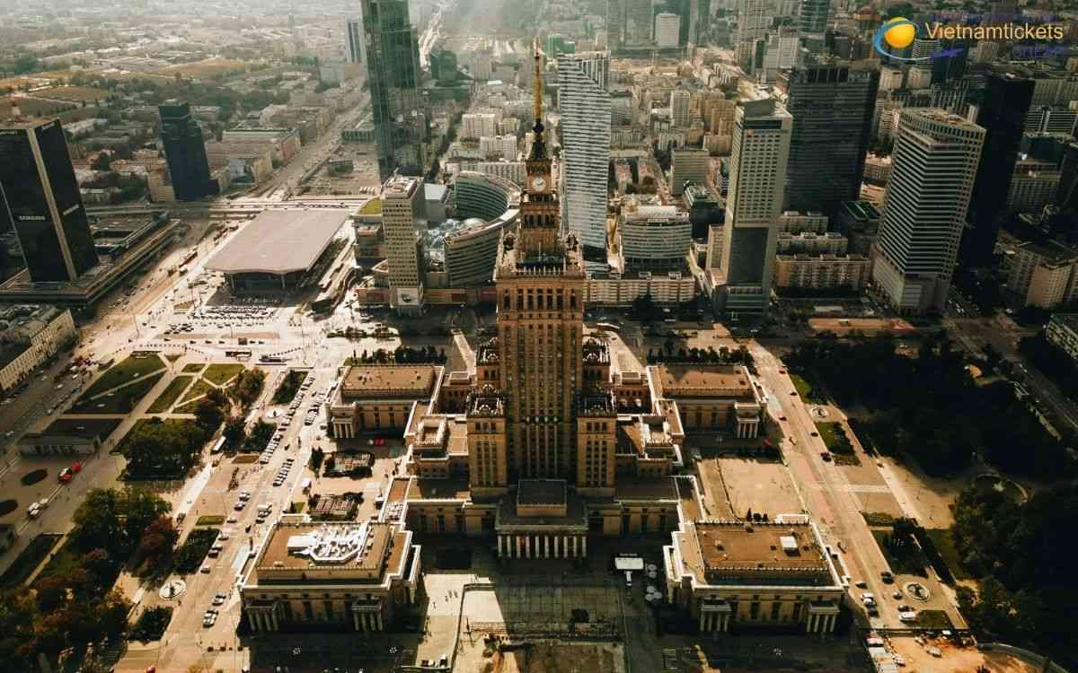 Thời gian bay và lịch bay đi Warszawa