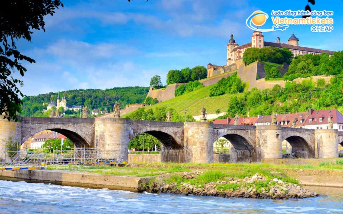 Mua v&eacute; m&aacute;y bay đi Wurzburg gi&aacute; rẻ&nbsp;
