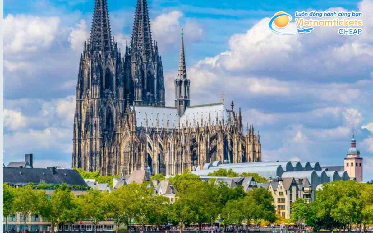Đặt vé máy bay Hà Nội đi Cologne giá rẻ