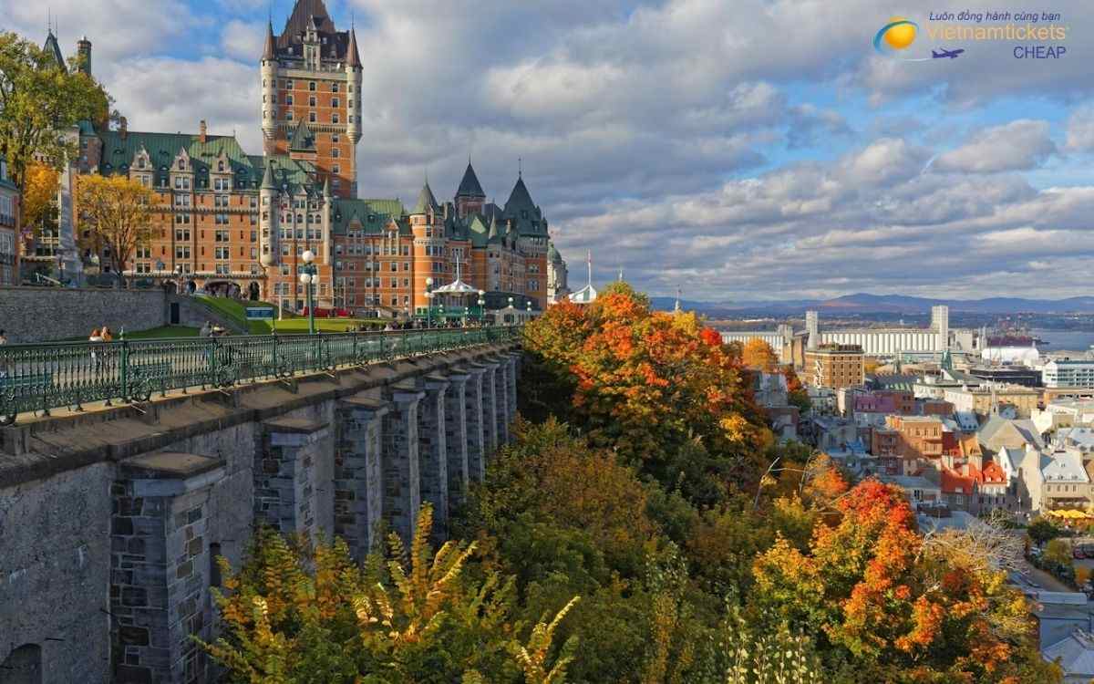 Tổng quan vé máy bay từ Canada về Việt Nam