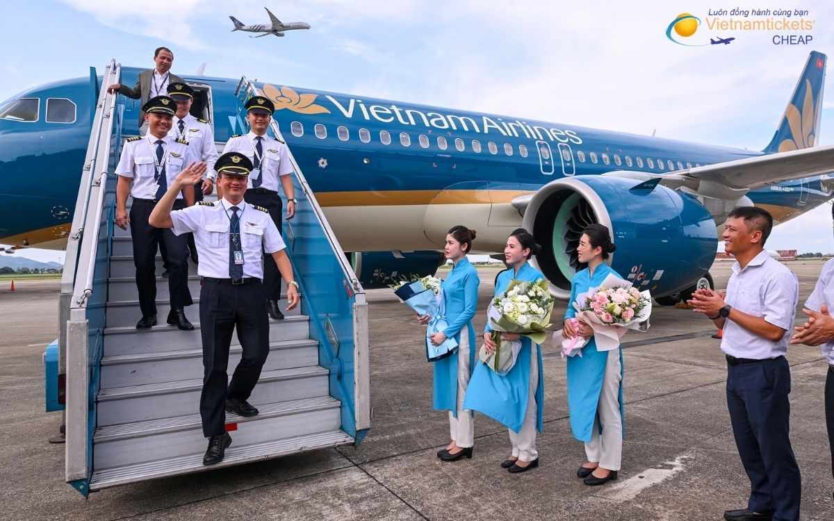 Hãng nào bay tuyến Montreal về Hà Nội