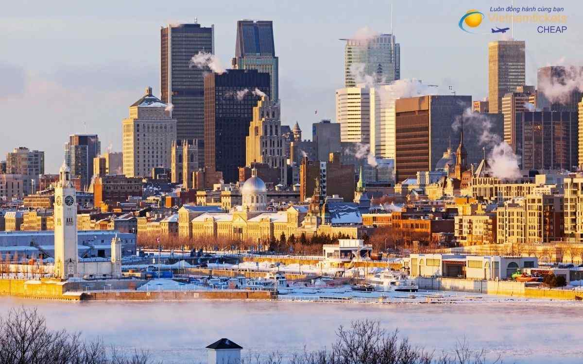 Hành trình bay từ Montreal đến Hà Nội