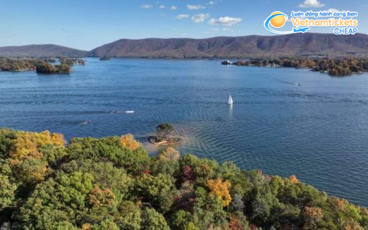 Hồ Smith Mountain bang Virginia