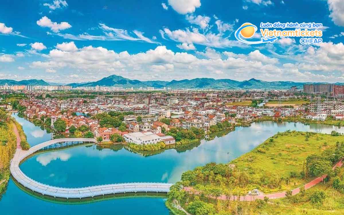 Gi&aacute; v&eacute; m&aacute;y bay đi Bồ Điền