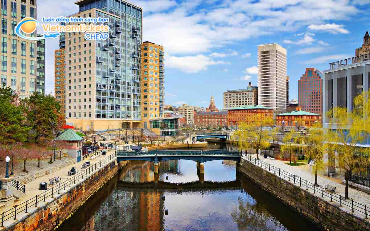 Giá vé máy bay đi Cranston