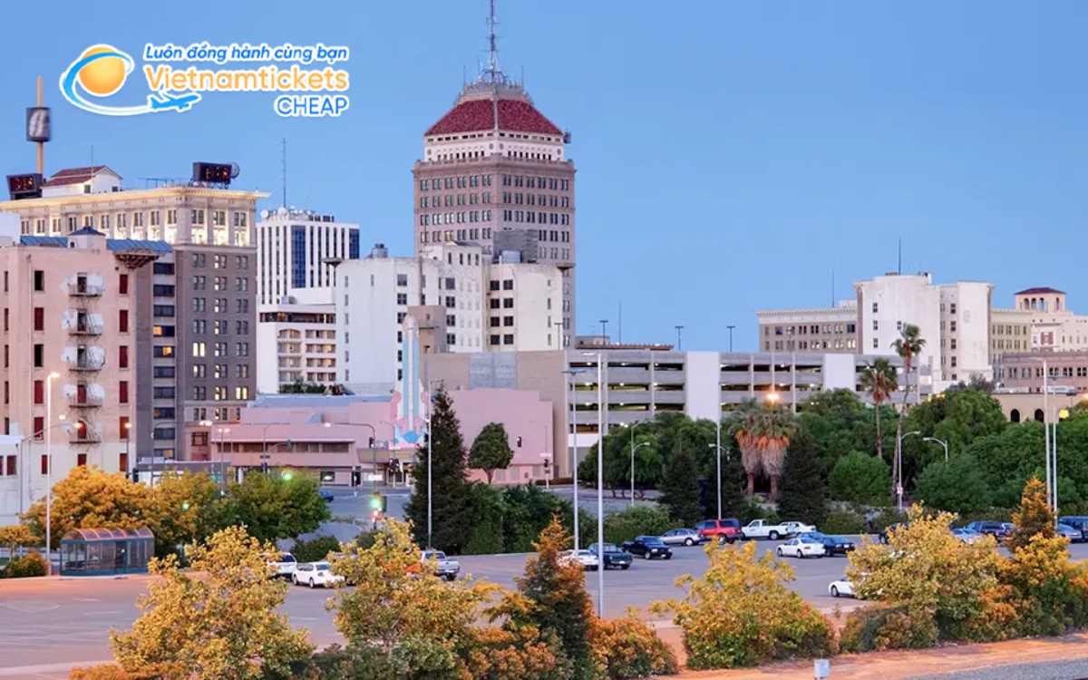 Gi&aacute; v&eacute; m&aacute;y bay đi Fresno 