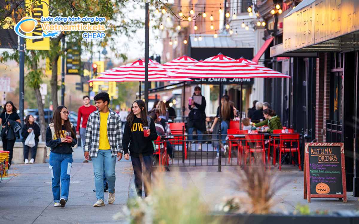 Giá vé máy bay đi Iowa City