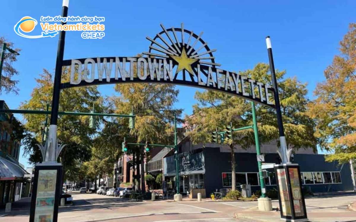 Gi&aacute; v&eacute; m&aacute;y bay đi Lafayette