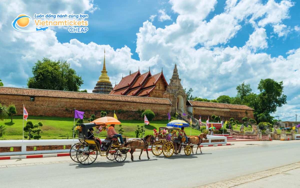 Gi&aacute; v&eacute; m&aacute;y bay đi Lampang