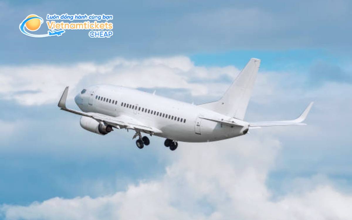 Chuyến bay từ Việt Nam đến Lục An