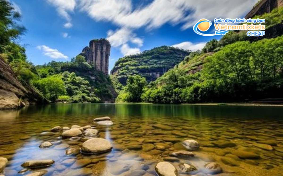 Gi&aacute; v&eacute; m&aacute;y bay đi Nam B&igrave;nh